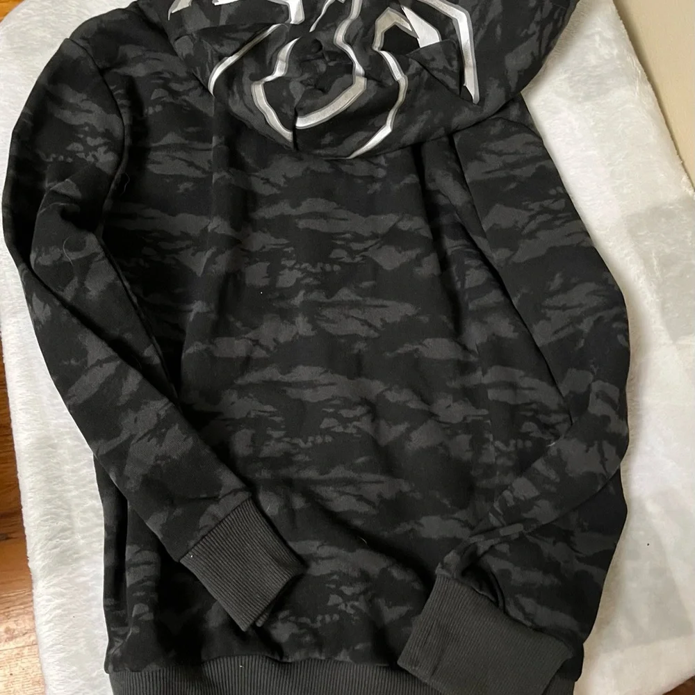 Avengers NEW Kids hoodie. NWT.   W4